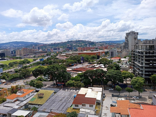 Apartamento En Venta Bello Campo Con Estacionamiento
