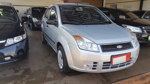 Imagem 2 de 12 de Ford Fiesta Sedan