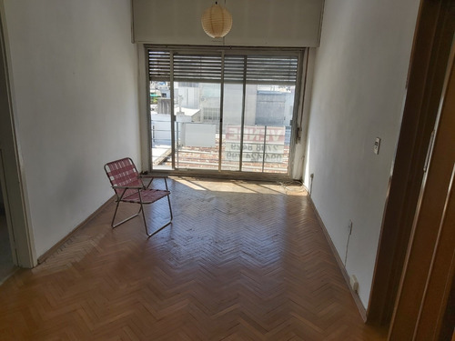 Imagen 2 de 14 de Apartamento Con Renta 1 Dormitorio Al Frente Centro Ascensor .