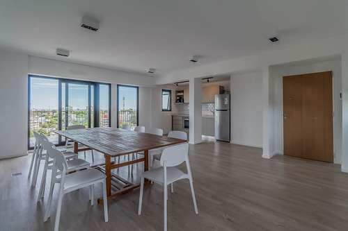 Venta De Monoambiente De Categoría Divisible Con Balcón En Piso Alto A Estrenar En Devoto C.a.b.a