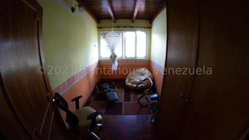 Casa En Venta 23-6179 En Urb Miranda