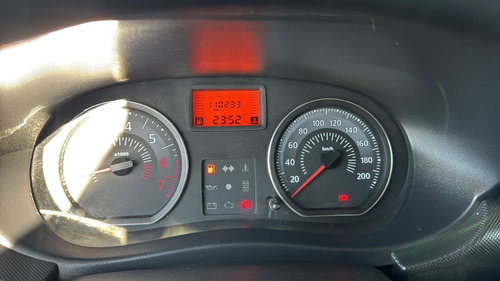 Renault Logan 1.6 Expression Hi-power 4p