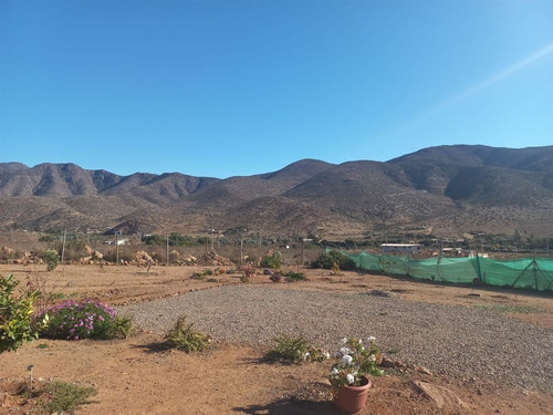 Se Vende Terreno De 5567 Mts2 Con Casa, 3 Dorm. 2 Baños.