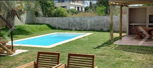 Casa En Venta En Manantiales. El Chorro