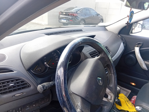 Renault Fluence 2.0 Dynamique Hi-flex 4p