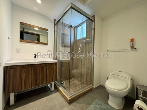 Penthouse Amueblado, Roof, 3 Recámaras, Cuarto De Servicio - El Refugio. Renta