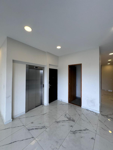 Departamento Ph En Venta En La Del Valle