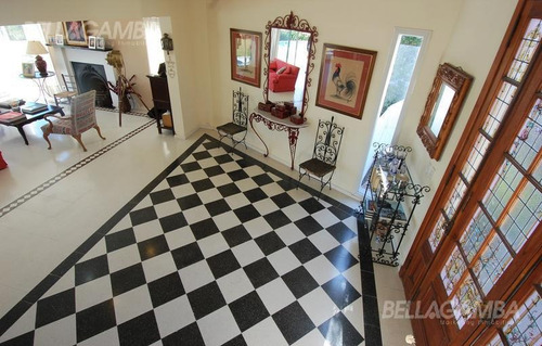 Imagen 4 de 30 de Encantadora Casa De Estilo Farmhouse