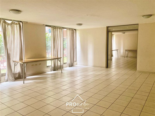 Departamento En Venta De 1 Dormitorio, Metro U. De Chile