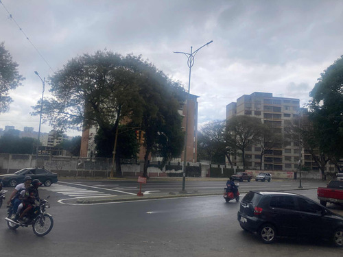 Imagen 13 de 15 de Vendo Local Comercial A Pie De Calle Montalban I Av Teheran