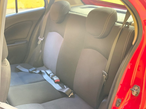 Nissan March Sl 1.6 Baixa Rodagem Metro Vila Prudente