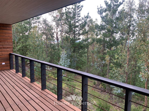 Casa En Venta De 3 Dorm. En Pichilemu