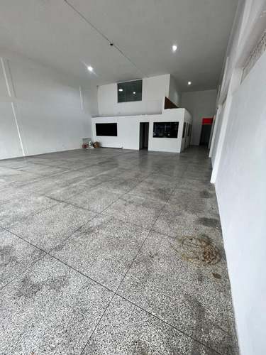 Imagen 14 de 15 de Local En Venta Av. Michelena C.c Ara