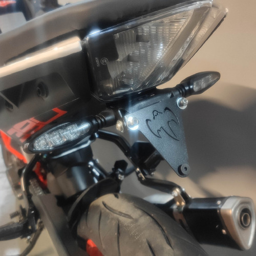 Ktm Duke 250 390 Linea Nueva Porta Patente Rebatible - Cnc-