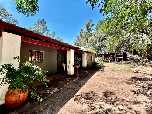 Casa En Venta 3 Dormitorios, 2 Baños, Con Arroyo, Tanti