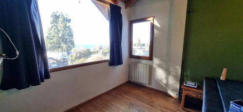 Casa En Venta - 4 Dormitorios 2 Baños - Cochera - 1.008mts2 - San Carlos De Bariloche
