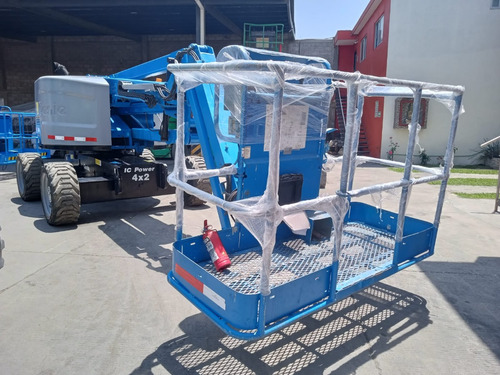Plataforma Articulada Genie Z45/25j Año 2013 A Combustion.