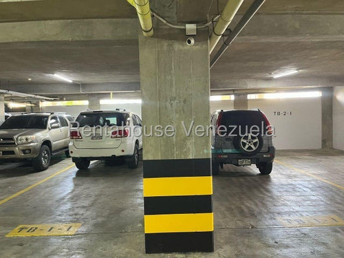 Erika Armeya Vende, Hermoso Apartamento Amoblado Y Con Planta Elctrica En La Urbanizacion Monte Real De Barquisimeto, Flex: 25-18441