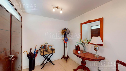 Tour 360º - Casa Al Lago Con Cuatro Dormitorios En Los Sauces