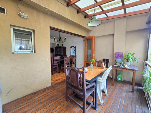 Departamento Con Balcón Y Cochera En Venta -villa Sarmiento