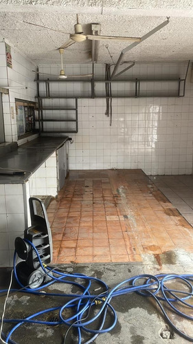 Imagen 17 de 20 de En Venta Local Comercial En Catia La Mar 0414 099 7777 / 0412 578 7777