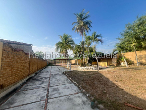 Venta Casa En Cabudare En Obra Gris, Ubicada En Un Urbanismo Cerrado Con Seguridad ,urb La Montanita Katty Vasquez Kv- Cod 25 -19913