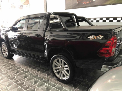 Toyota Hilux 2.8 Cd Sr 177cv 4x4 2018