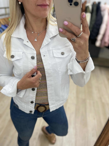 Imagen 5 de 8 de Campera De Jean Blanca Negra Rosa Verde Mujer The Big Shop