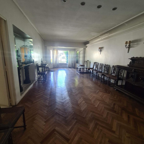 Casa En Una Planta Para Refaccionar Sobre Excelente Lote