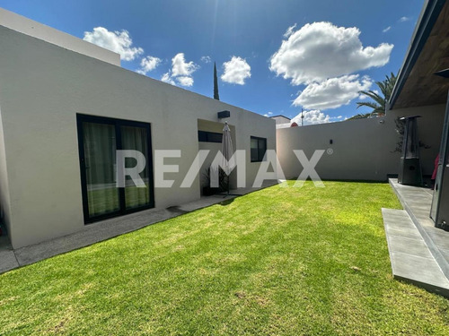 Casa En Venta En Condominio Jurica Mesón San Francisco
