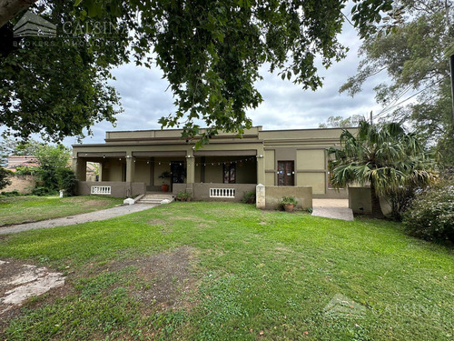 Esquina Comercial, Villa Allende