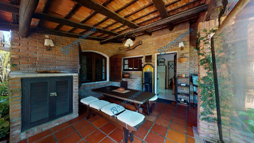 Barrio Residencial - Zona Colegios