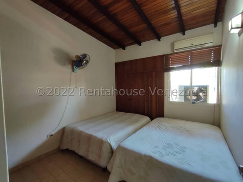 Imagen 4 de 15 de Rosangel Parraga Rentahouse Vende Vende Casa En Naguanagua Carabobo 22-20532