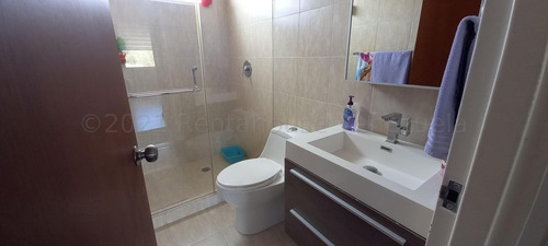 Imagen 16 de 18 de Livy Ramirez Vende Apartamento En Lomas Del Sol Mls #22-14808