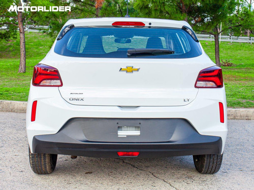 Imagen 4 de 25 de Chevrolet Onix Lt 1.2 Extra Full | Permuta / Financia