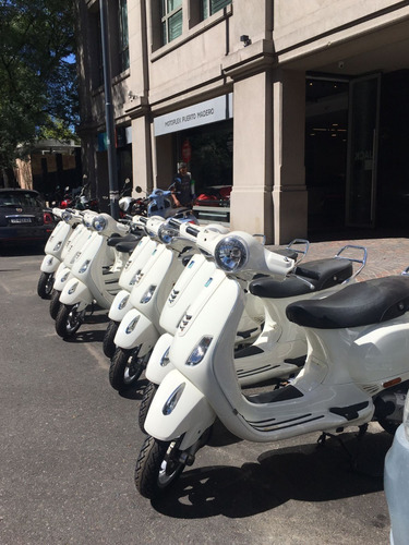 Imagen 10 de 25 de Vespa Vxl 150