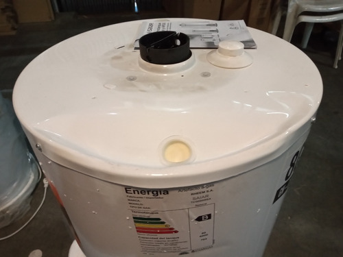 Imagen 4 de 5 de Termotanque Multigas Saiar Tcg080 Blanco 80 Lts. Outlet