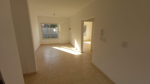 Departamento 3 Amb C/cochera Y Patio Planta Baja