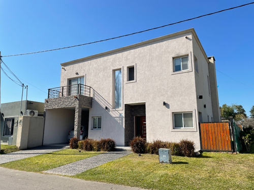 Casa Venta En Barrio Cuatro Estaciones 