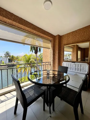 Venta Amplio Apartamento Vista, Plaza Mayor C. R. Siete Mare