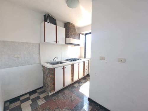 Imagen 4 de 15 de Rosaura Cortez Vende Apartamento En Los Mangos Valencia Res. Sinamaica