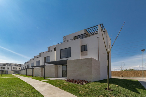 Imagen 3 de 14 de Venta De Casa En Xochitepec Morelos
