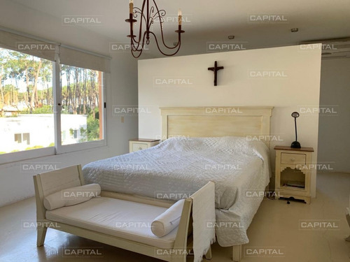 Casa En Laguna Blanca Punta Del Este En Venta- Ref: 25677