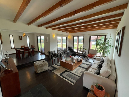 Casa 300 Mts Con Piscina Y Quincho 4d5b Con Receción Final
