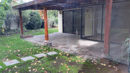 Espectacular Casa En Lo Barnechea, ¡gran Oportunidad!