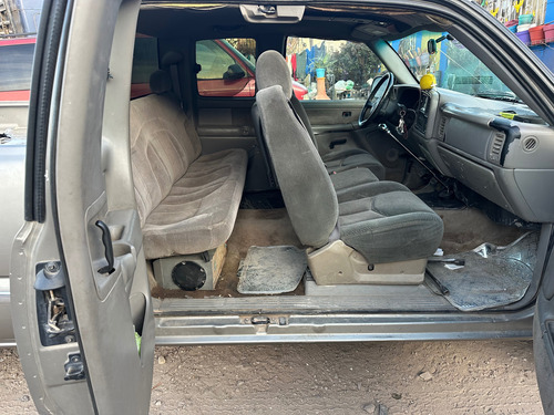 GMC Sierra 5.3 Cabina Regular Paq A 4x2 Mt