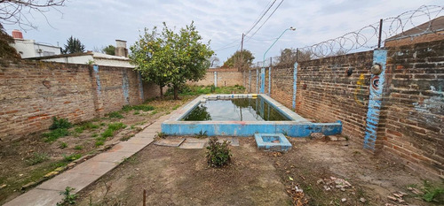 Casa Mas Terreno Ideal Para Inversión