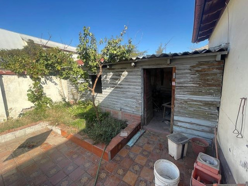 Casa En Venta De 4 Dorm. En Ñuñoa