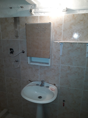 Imagen 13 de 14 de Casa Tres Cruces, 1 Dormitorio, Azotea. Alquiler: $ 16.000