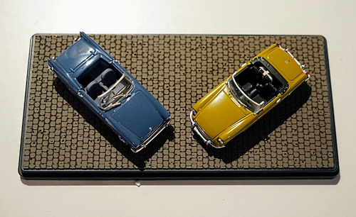 Combo 2 Autos Clásicos James Bond 1:43 Eaglemoss Azul/dorado (Usado)